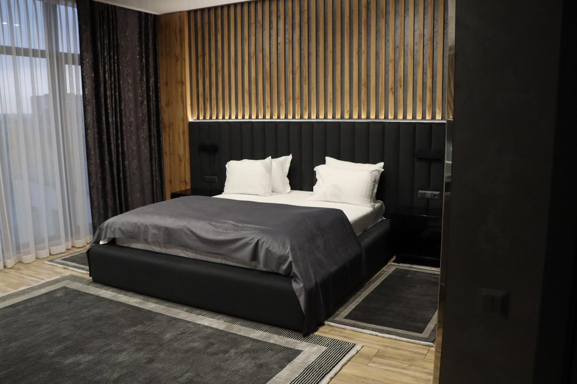 Sobkoff Hotel Khmelʼnytsʼkyy Exterior foto