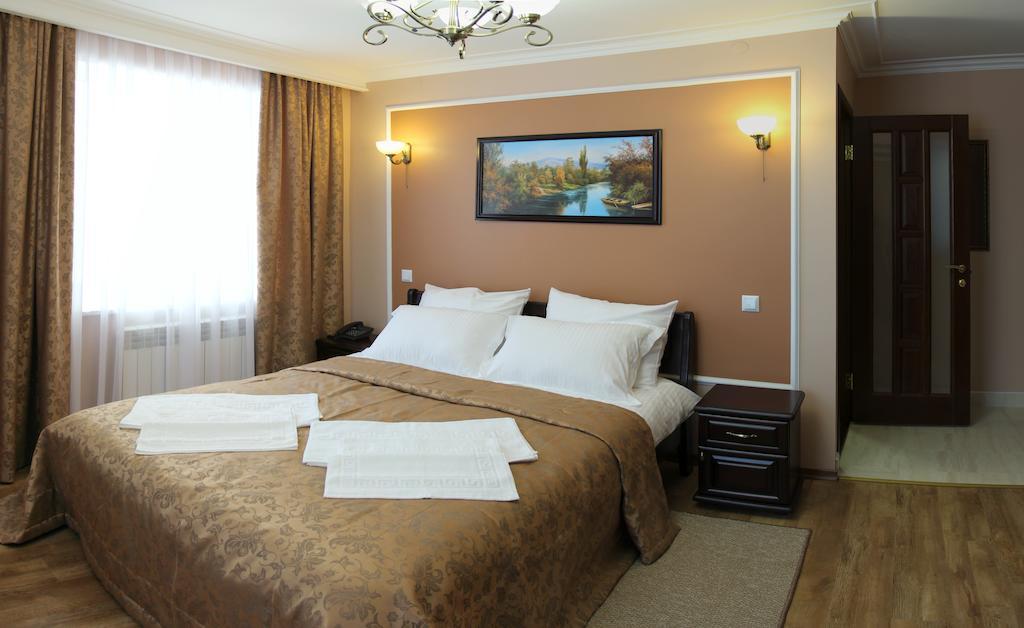 Sobkoff Hotel Khmelʼnytsʼkyy Cameră foto